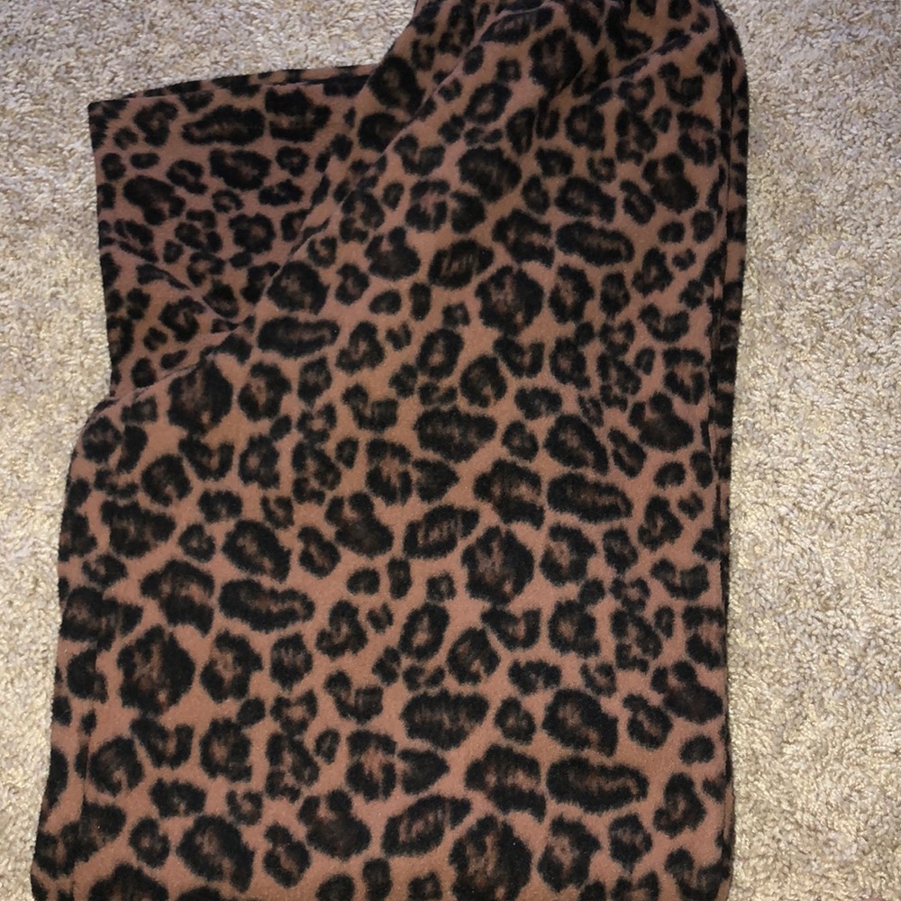 Leopard loungers fuzzy medium inseam 27 comfy